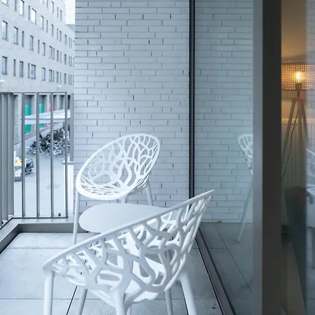 Modern With Terrace In Heart Of Apartment