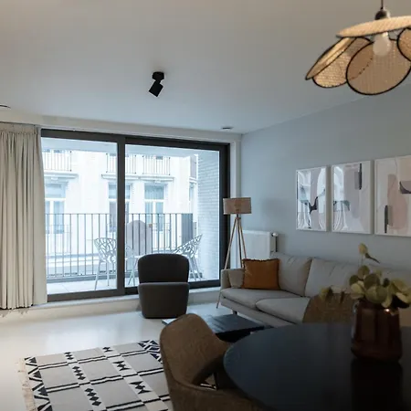 Modern With Terrace In Heart Of אוסטנדה